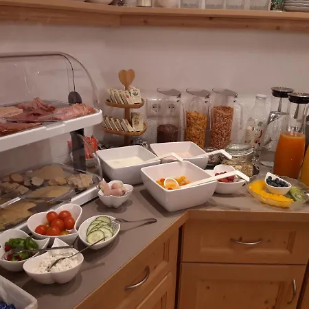 Bed & Breakfast Haus Kuechelspitz 3*