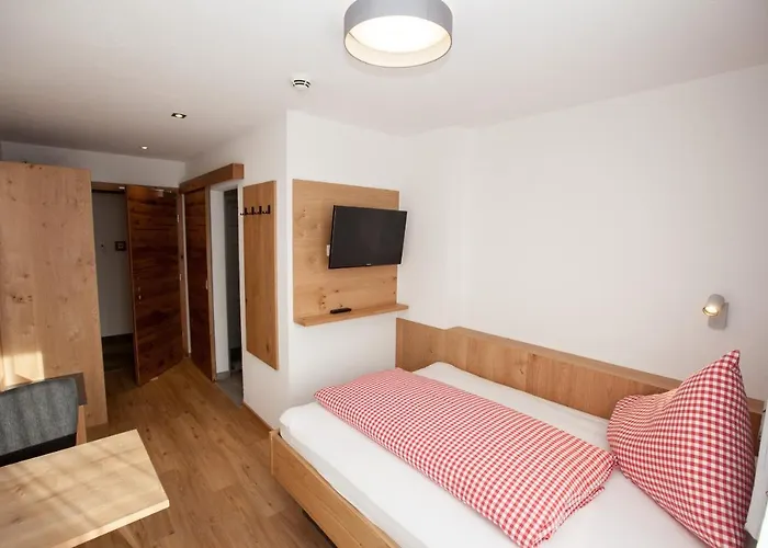 Haus Kuechelspitz B&B 이스크글