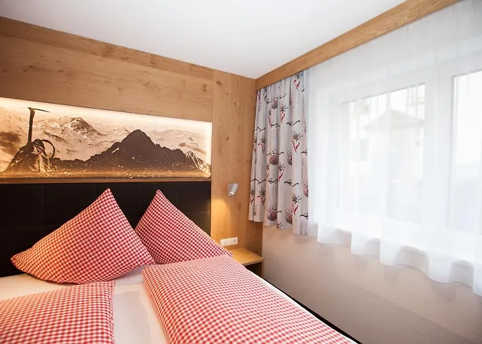 Haus Kuechelspitz 3* 이스크글