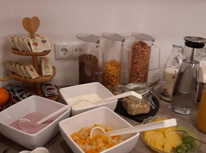 Haus Kuechelspitz Alojamento de Acomodação e Pequeno-almoço 3*