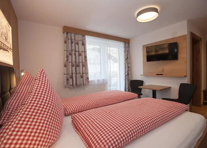 Haus Kuechelspitz Alojamento de Acomodação e Pequeno-almoço Ischgl