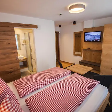 Haus Küchelspitz Bed and breakfast 3*
